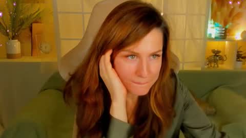 Snapshot of aprill_o_nill chatting on December 17, 2024, 4:32 pm aprill_o_nill online show from December 17, 2024, 4:32 pm