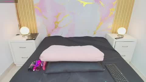 aprillross online show from May 11, 2026, 1:50 pm