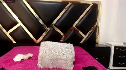 april y crystal online show from June 24, 2026, 9:25 pm