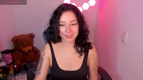 aqua emilly online show from April 16, 2026, 2:01 am