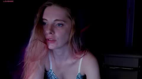 aqualen online show from October 28, 2025, 1:14 pm