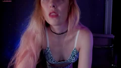 aqualen online show from November 5, 2025, 11:21 am