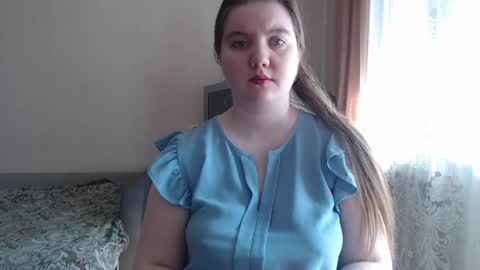 Josefin online show from April 24, 2026, 3:53 am