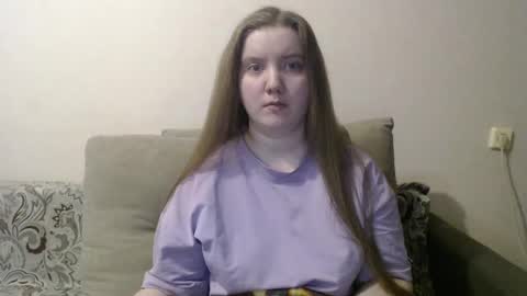 Josefin online show from May 12, 2026, 2:14 pm