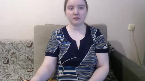 Josefin online show from May 14, 2026, 4:52 am