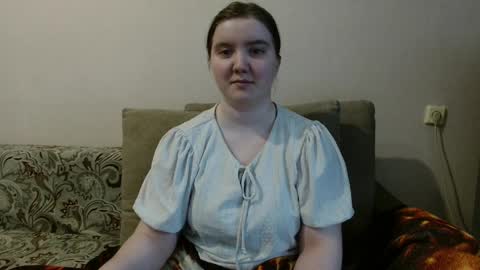 Josefin online show from May 19, 2026, 12:33 pm