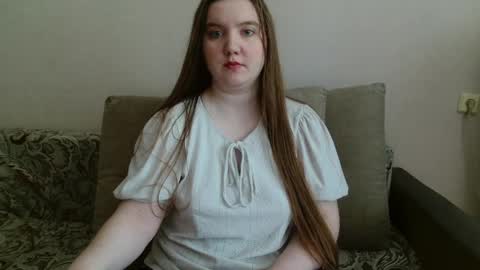 Josefin online show from May 27, 2026, 4:31 am