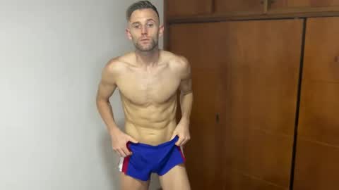 Snapshot of aquilesmade chatting on December 8, 2024, 12:07 am Aquilesmade online show from December 8, 2024, 12:07 am