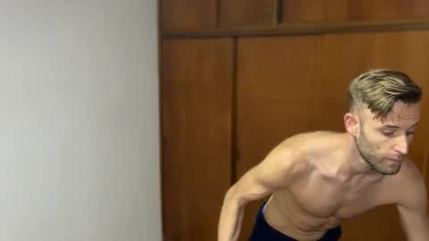 Snapshot of aquilesmade chatting on December 18, 2024, 2:38 pm Aquilesmade online show from December 18, 2024, 2:38 pm