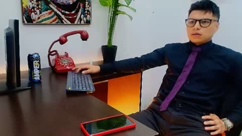 aquilestaylor online show from July 10, 2026, 12:08 pm