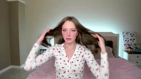 Snapshot of ar_ya18 chatting on October 24, 2025, 9:06 am Lina online show from October 24, 2025, 9:06 am