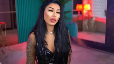 arabellaposh online show from October 24, 2025, 6:43 am