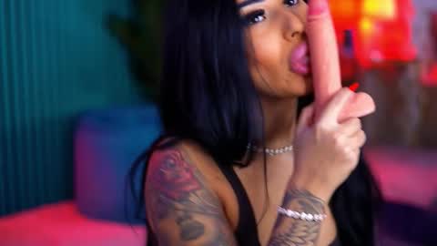 arabellaposh online show from December 18, 2025, 5:57 am