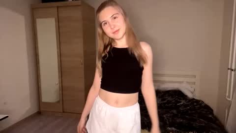 Snapshot of arabunyan chatting on November 9, 2025, 1:31 pm Emi online show from November 9, 2025, 1:31 pm