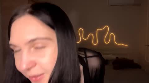 Emi online show from February 22, 2026, 4:49 pm