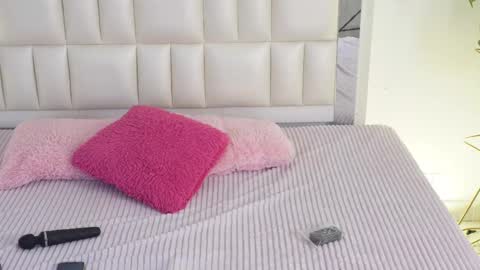   online show from February 12, 2025, 8:27 am