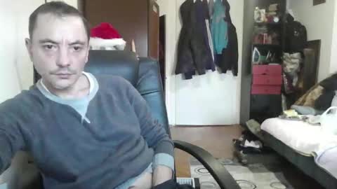 Snapshot of aragorn1986 chatting on March 16, 2026, 5:02 am aragorn1986 online show from March 16, 2026, 5:02 am