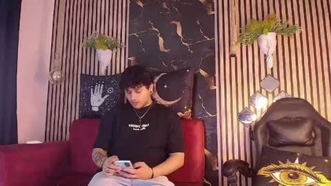 Snapshot of arcano__rh chatting on May 11, 2026, 11:49 am Loki online show from May 11, 2026, 11:49 am
