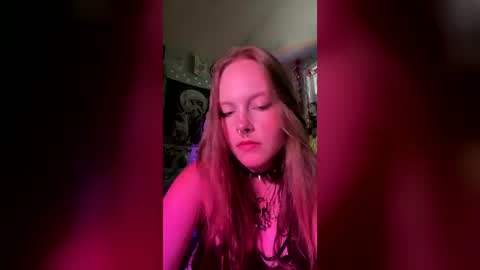 Snapshot of areyawatching0_0 chatting on June 17, 2026, 11:05 pm areyawatching0_0 online show from June 17, 2026, 11:05 pm