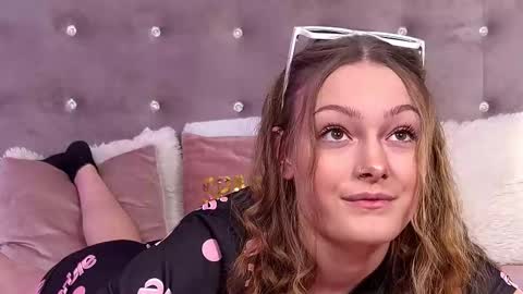 Ariel online show from December 19, 2025, 8:27 pm