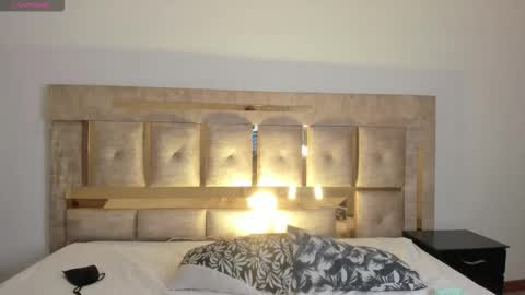 Snapshot of ari_sunshine chatting on November 12, 2025, 12:55 am Ari online show from November 12, 2025, 12:55 am