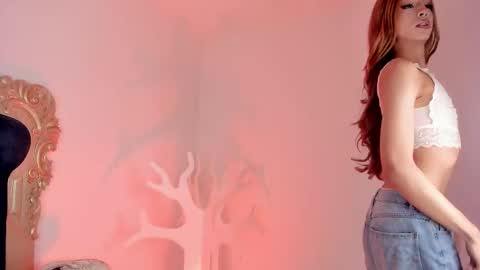 Snapshot of ari_sunshine chatting on November 29, 2025, 3:20 am Ari online show from November 29, 2025, 3:20 am