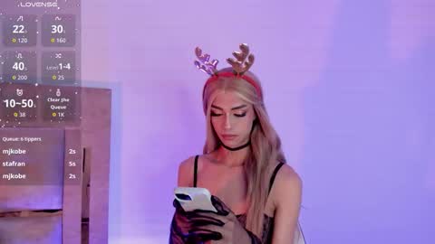 Snapshot of ari_sunshine chatting on December 5, 2025, 2:25 pm Ari online show from December 5, 2025, 2:25 pm