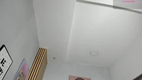 aria__monroe online show from March 28, 2026, 12:16 pm