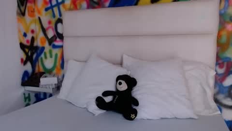 Snapshot of aria_martiin chatting on December 4, 2024, 11:30 am aria online show from December 4, 2024, 11:30 am