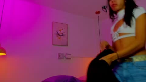 aria_millers1 online show from April 24, 2026, 11:01 am
