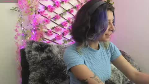 aria_silk online show from May 22, 2026, 10:37 pm