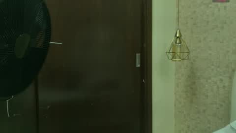 Snapshot of aria_sm chatting on November 18, 2025, 7:07 pm aria_sm online show from November 18, 2025, 7:07 pm