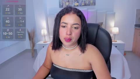 Snapshot of aria_vixen_ chatting on September 29, 2025, 8:02 pm Aria  online show from September 29, 2025, 8:02 pm