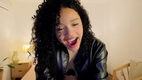 ariaa_23 online show from May 16, 2026, 12:37 pm
