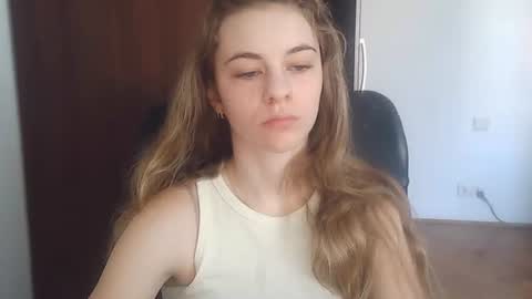 AriaCreazy online show from June 26, 2026, 7:13 am