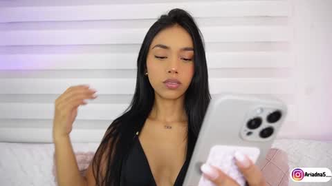 Snapshot of ariadna5 chatting on September 25, 2025, 7:45 am ARIADNA online show from September 25, 2025, 7:45 am