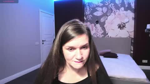 AriaGray online show from October 9, 2025, 1:09 pm