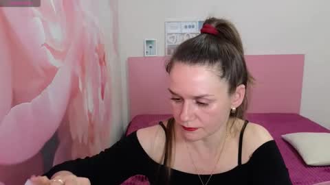 AriaGray online show from November 29, 2025, 2:42 pm