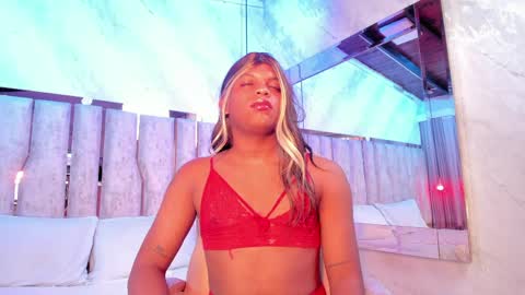 ariana_grande233 online show from May 21, 2026, 11:39 am