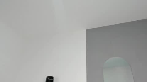 ariana_nix online show from March 13, 2026, 8:26 pm