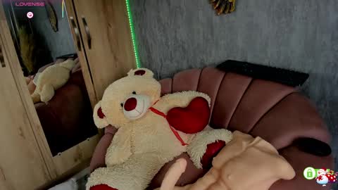 Snapshot of ariana_valdirii chatting on February 24, 2025, 3:53 pm cristina online show from February 24, 2025, 3:53 pm