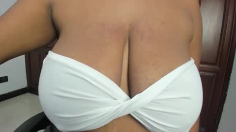 Snapshot of arianacontee chatting on October 3, 2025, 11:57 pm Andrea online show from October 3, 2025, 11:57 pm