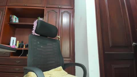 Snapshot of arianacontee chatting on October 15, 2025, 1:17 am Andrea online show from October 15, 2025, 1:17 am