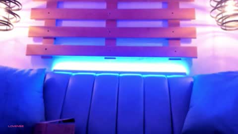 Ari  online show from October 16, 2025, 12:50 pm