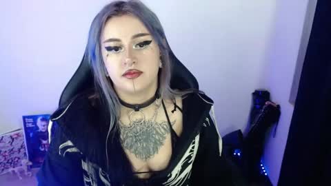 help me 100 hands up my OF is Free  online show from May 5, 2026, 11:24 pm