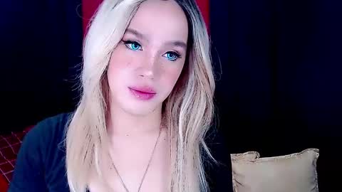 Snapshot of arianne_xoxo777 chatting on December 9, 2024, 3:18 am ARIANNE CUMS  online show from December 9, 2024, 3:18 am