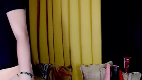 Snapshot of arianne_xoxo777 chatting on September 14, 2025, 9:58 pm ARIANNE CUMS  online show from September 14, 2025, 9:58 pm