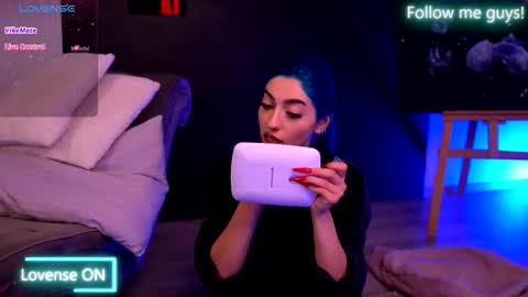 Aria  online show from September 29, 2025, 8:24 pm