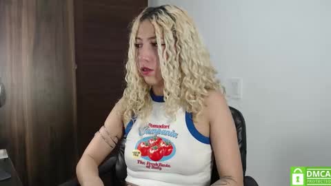 Ari Bunnie  online show from March 3, 2026, 4:07 am