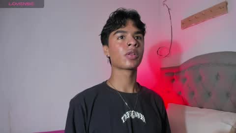 ariel_adan online show from May 1, 2026, 2:49 am